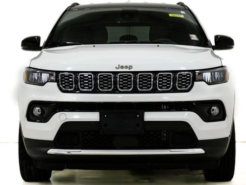 Used 2025 Jeep Compass Limited image 2