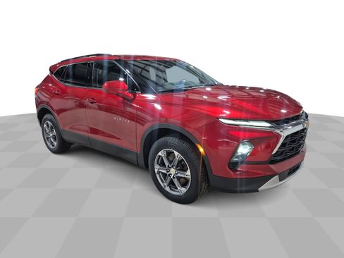 Used 2024 Chevrolet Blazer LT w/ Convenience Package AWD/4WD image 2