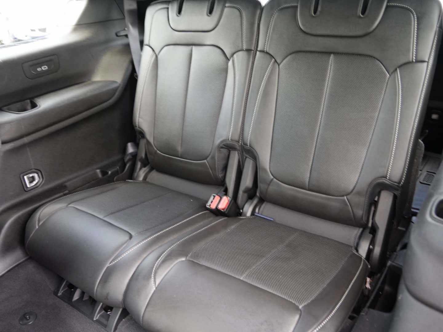 Used 2024 Jeep Grand Cherokee L Limited w/ Luxury Tech Group II RWD image 12