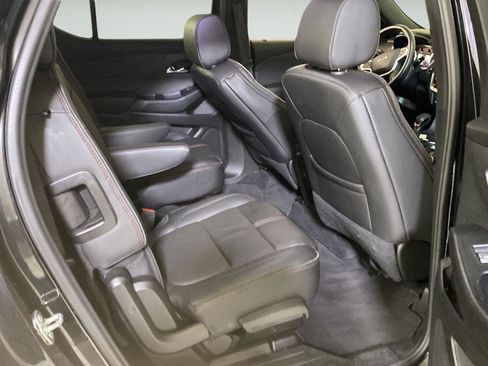 Certified 2023 Chevrolet Traverse RS FWD image 33