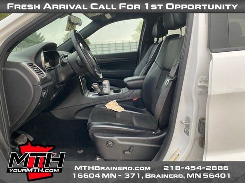 Used 2021 Jeep Grand Cherokee Laredo X AWD/4WD image 9