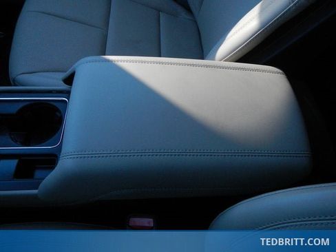 Certified 2025 Lincoln Corsair Reserve image 34