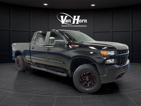 Used 2022 Chevrolet Silverado 1500 Custom Trail Boss w/ LPO, Dark Essentials Package AWD/4WD image 1