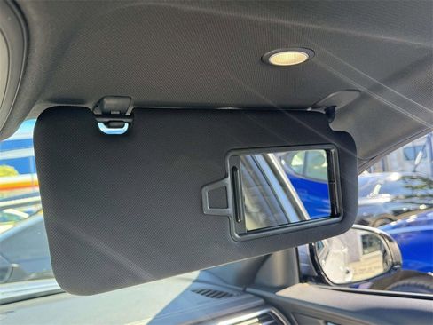 Used 2025 Genesis G70 2.5T image 29