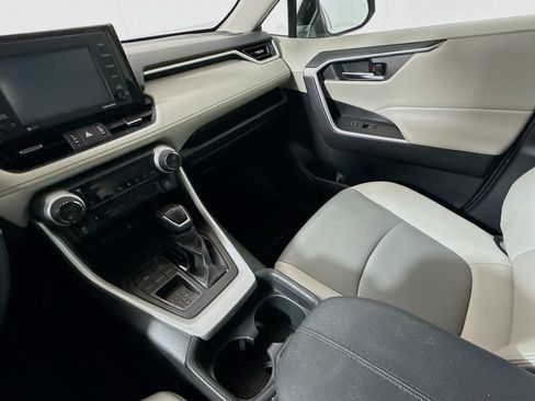 Certified 2020 Toyota RAV4 XLE Premium FWD image 22