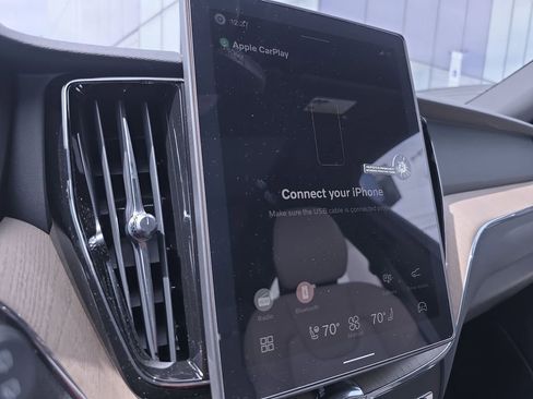 New 2026 Volvo XC60 B5 Core w/ Climate Package image 23