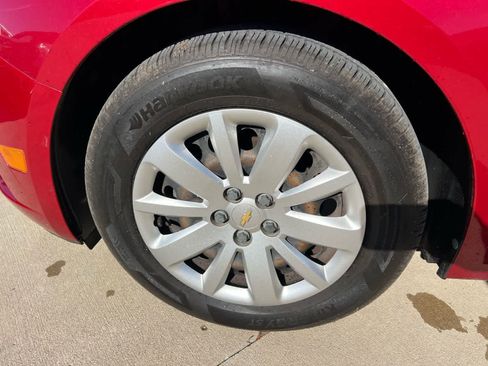 Used 2011 Chevrolet Cruze LT image 9