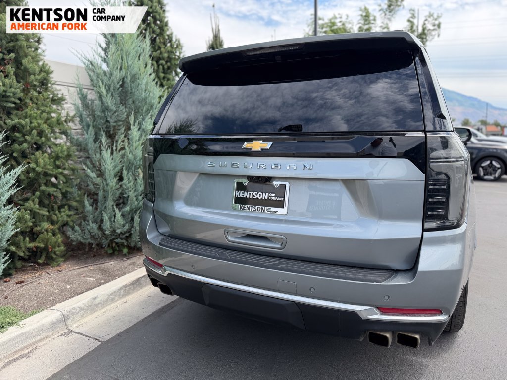 Used 2025 Chevrolet Suburban High Country AWD/4WD image 39