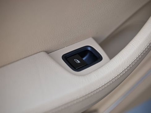 Used 2021 Porsche Panamera 4 image 29