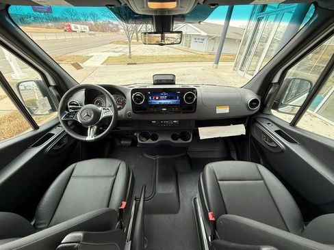 New 2025 Mercedes-Benz Sprinter 2500 image 26