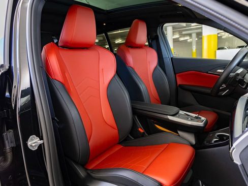 Certified 2025 BMW X2 xDrive28i w/ M Sport Package image 30