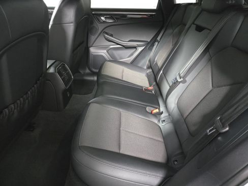 Used 2023 Porsche Macan AWD/4WD image 12