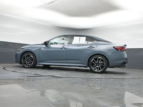 Used 2024 Nissan Sentra SR w/ SR Premium Package image 27
