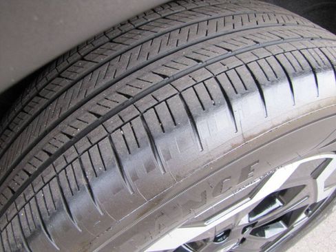 Used 2025 Hyundai Santa Fe SEL FWD image 28