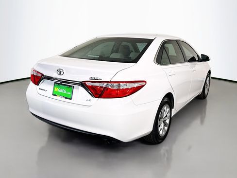 Used 2016 Toyota Camry LE image 10