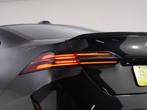 Used 2025 BMW M5 w/ Carbon Package image 65