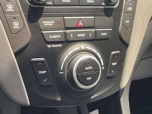 Used 2017 Hyundai Santa Fe Sport 2.0T FWD image 29