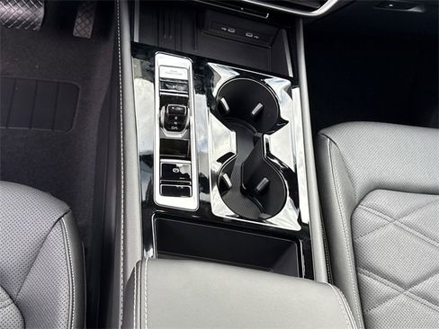 New 2026 Volkswagen Atlas SE image 17