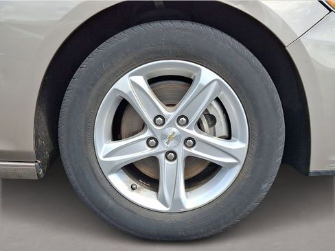 Used 2023 Chevrolet Malibu LT w/ Driver Confidence Package FWD image 8