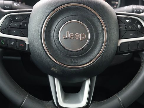 Used 2020 Jeep Renegade Latitude w/ LED Lighting Group FWD image 16
