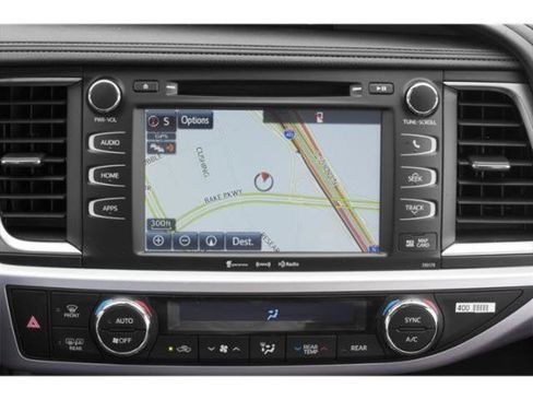 Used 2019 Toyota Highlander XLE AWD/4WD image 17