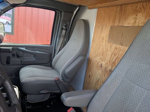 Used 2015 Chevrolet Express 3500 image 12
