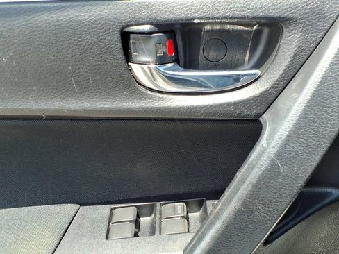 Used 2017 Toyota Corolla L FWD image 33