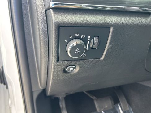 Used 2020 Jeep Grand Cherokee Limited image 37