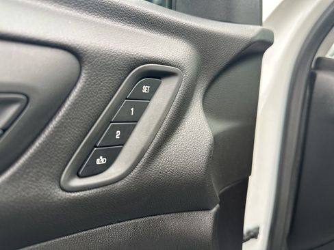 Used 2023 GMC Acadia AT4 w/ Technology Package image 29