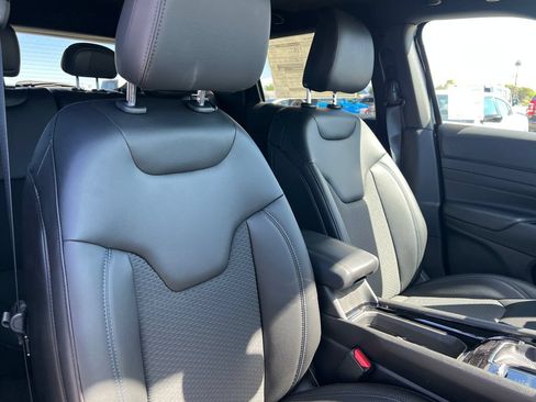 New 2026 Jeep Compass Latitude AWD/4WD image 15