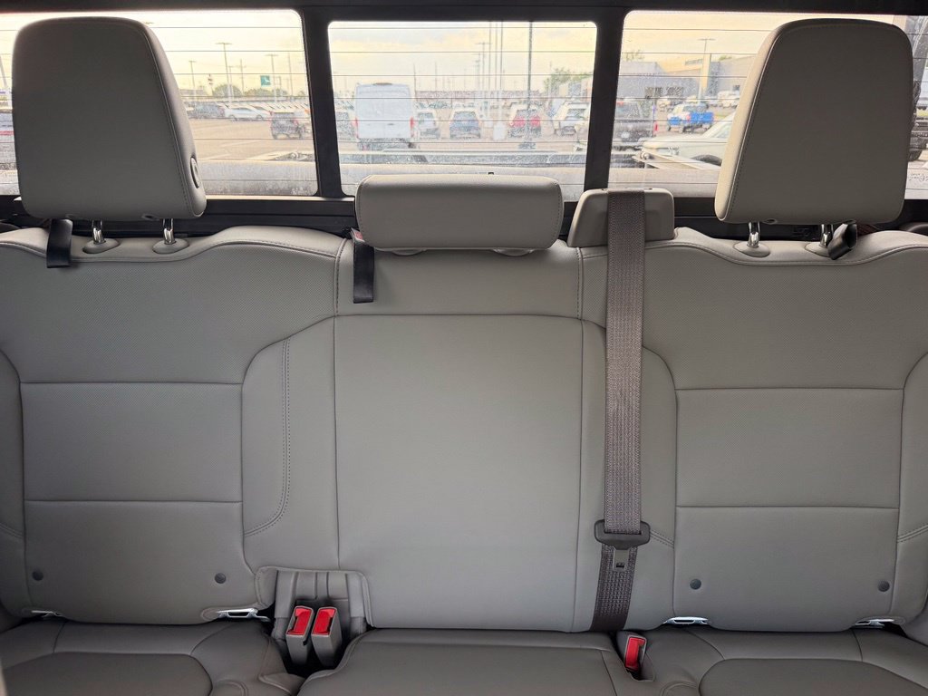 Used 2019 GMC Sierra 1500 SLT w/ SLT Convenience Package AWD/4WD image 17