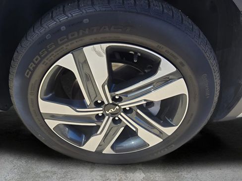 Used 2024 Kia Sorento EX image 13