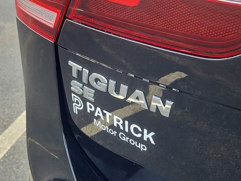 Used 2019 Volkswagen Tiguan SE w/ Panoramic Sunroof Package AWD/4WD image 4