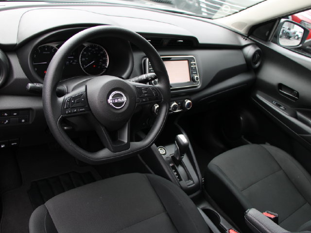 Certified 2025 Nissan Kicks Play S FWD image 4