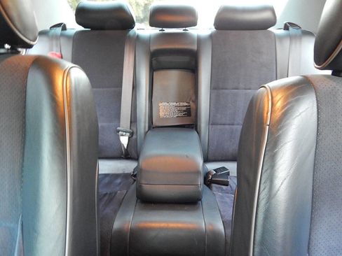 Used 2002 Lexus IS 300 image 17