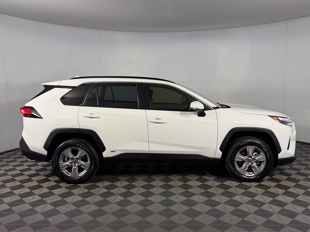 Used 2025 Toyota RAV4 LE AWD/4WD image 6