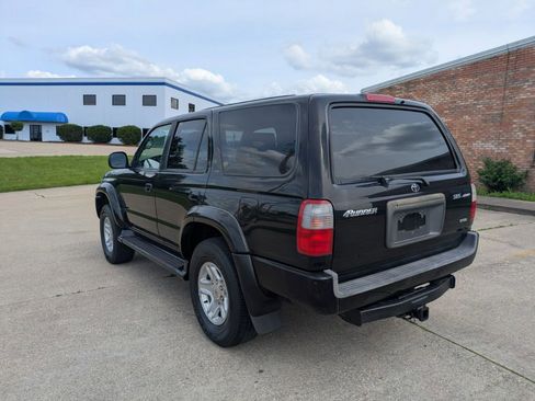 Used 2000 Toyota 4Runner SR5 AWD/4WD image 7