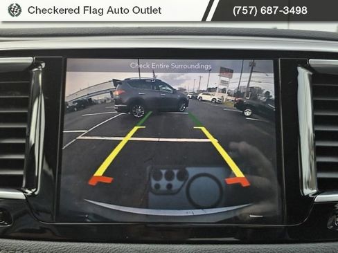 Used 2018 Chrysler Pacifica Limited image 34