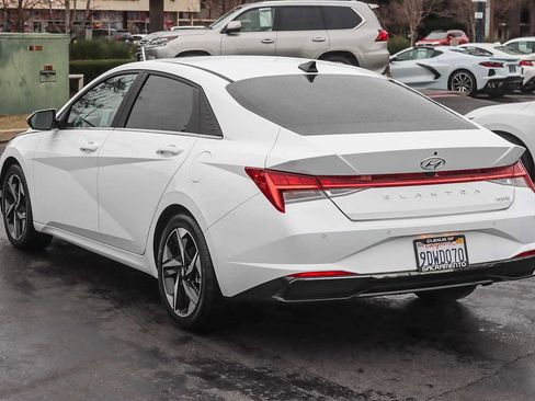 Used 2023 Hyundai Elantra Limited image 2