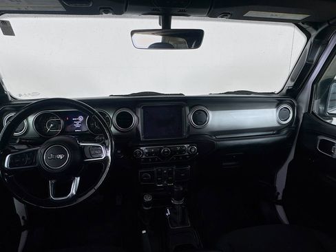 Used 2020 Jeep Wrangler Unlimited Sahara image 13