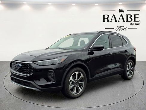 Used 2024 Ford Escape Platinum AWD/4WD image 3