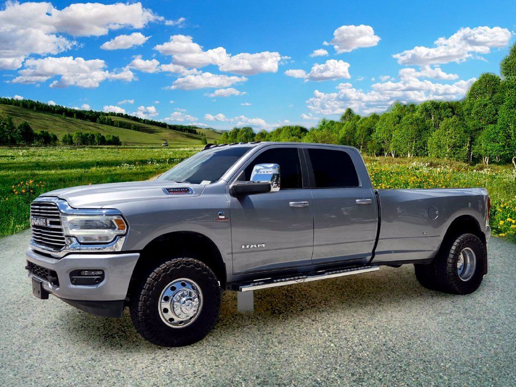 Used 2024 RAM 3500 Laramie AWD/4WD image 2