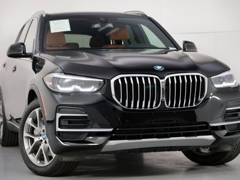 Used 2022 BMW X5 xDrive45e w/ Luxury Seating Package image 4