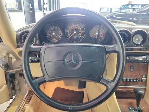 Used 1988 Mercedes-Benz 560 SL image 17