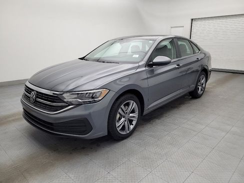 Used 2024 Volkswagen Jetta SE image 2