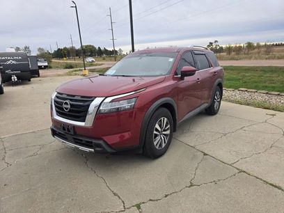 Used 2023 Nissan Pathfinder SL