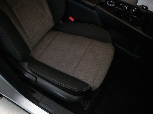 Used 2022 Nissan Rogue SV image 17