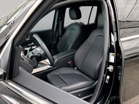 Certified 2026 Mercedes-Benz GLB 250 image 8