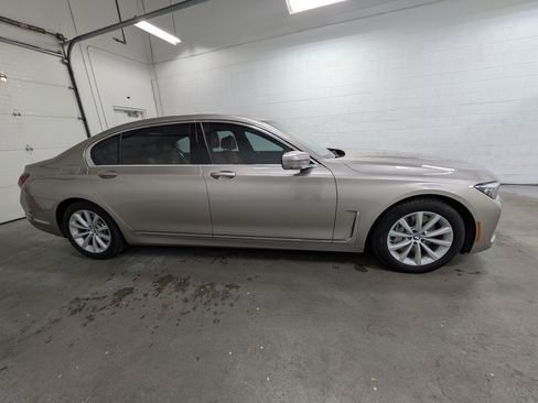 Used 2020 BMW 750i xDrive w/ Interior Design Package AWD/4WD image 3
