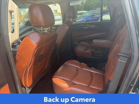 Used 2019 Cadillac Escalade Luxury AWD/4WD image 10